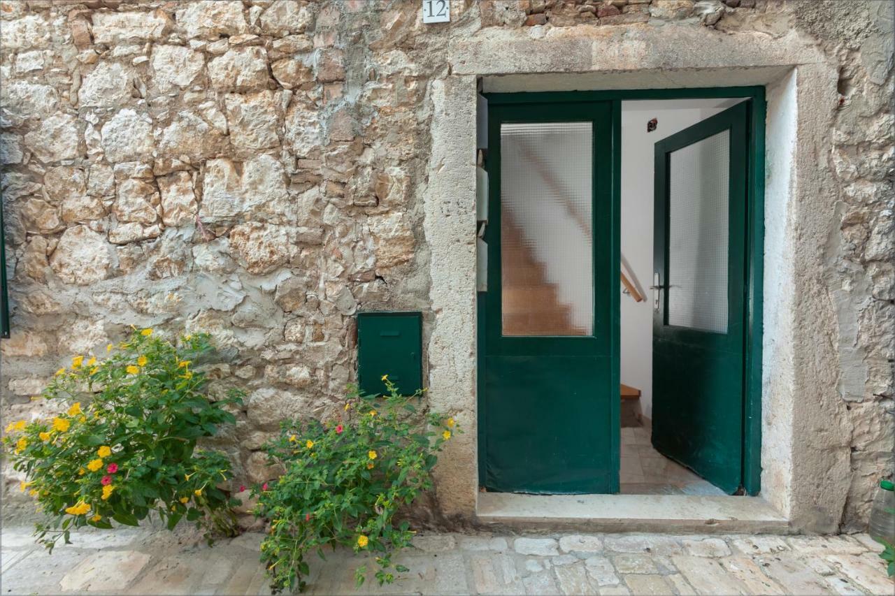 Mariva Downtown Apartment With Free Parking Rovigno Esterno foto
